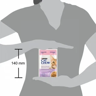 Упаковка вологого корму для котів з чутливим травленням Purina Cat Chow шматочки в підливі з лососем і цукіні 85 г x 26 шт.